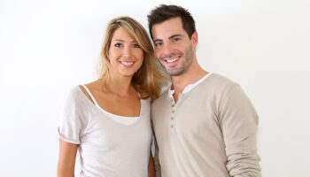 Natural Teeth Whitening Remedies: Separating Fact from Fiction
